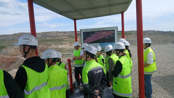 2025 11 28 17.40.01 3775826364030479702 42781414307